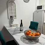 La Casita De La Piscina أذيخي